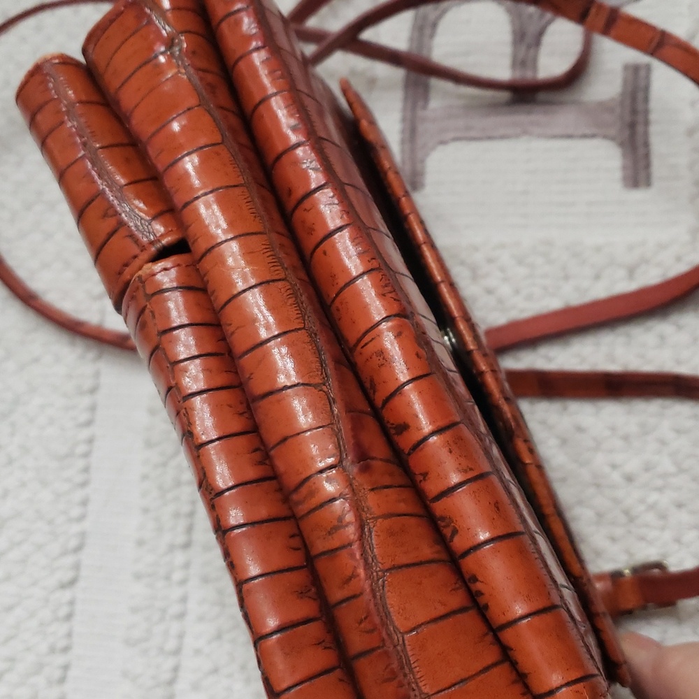 BRIGHTON ORANGE CROCODILE PATTERN CROSSBODY BAG - Picture 15 of 16